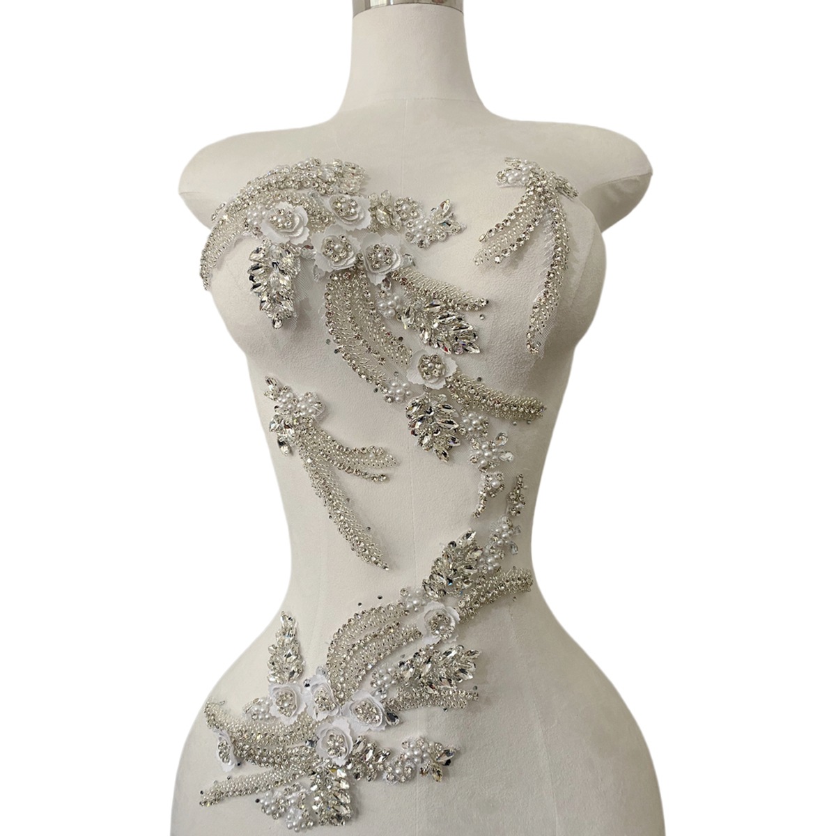 مجموعة من 4 قطع لتزيين فساتين  - مراجعة Sew On Rhinestone وسعره